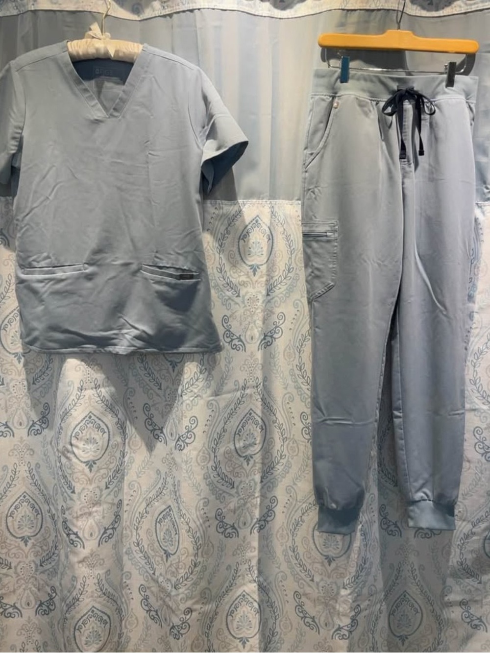FIGS Light blue scrub set Medium top and medium ucargo joggers.  Like new uh